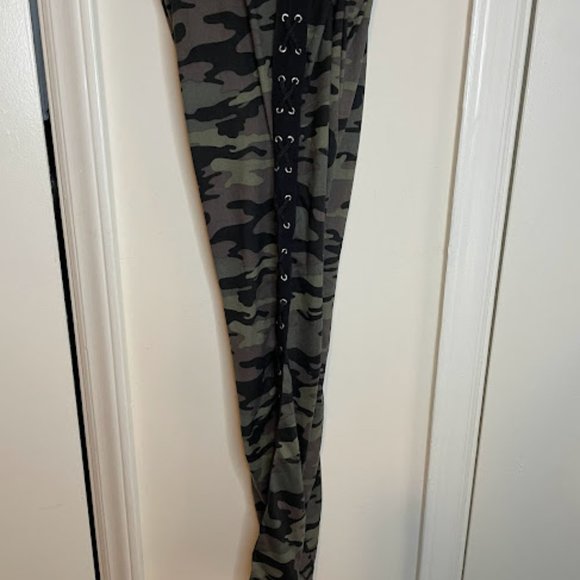 Camo High Waist Leggings XL - Picture 4 of 5